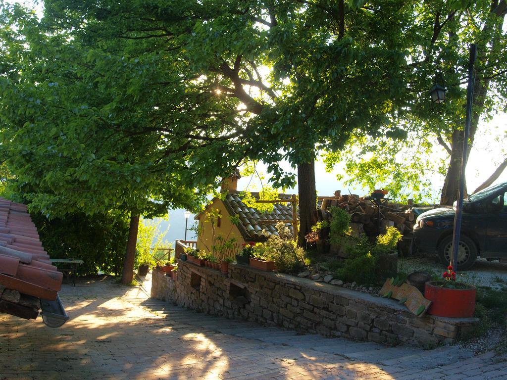 Agriturismo Becerca Vegan Serra San Quirico Exterior foto